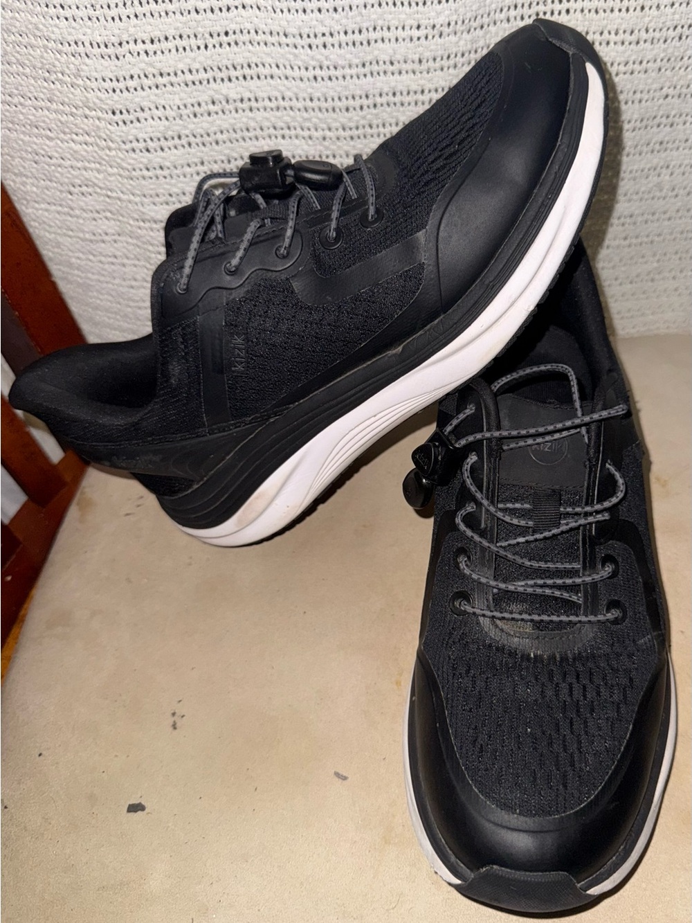 Men's Black Athletic Walking Shoes - Comfort Foam Sole